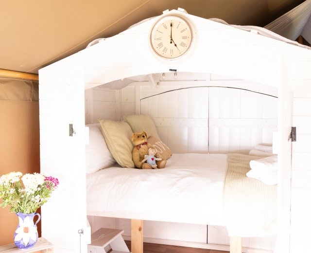 Glamping holidays in Monmouthshire, South Wales - Seven Hills Hideaway